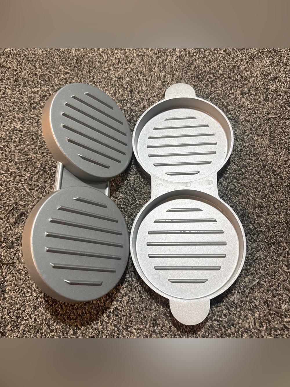 Parini Aluminum Double Burger Press Non-Stick Ridged Plates Wooden Handle